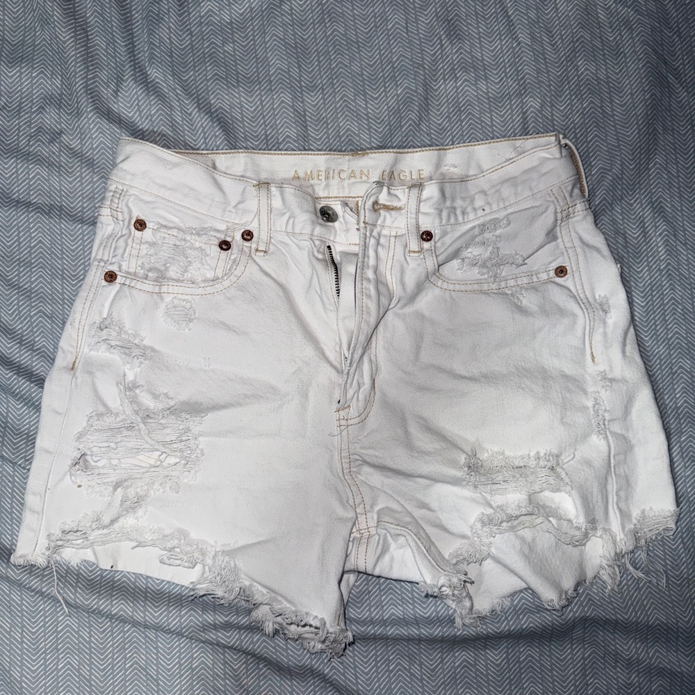 American Eagle Outfitters White 90s Boyfriend Short